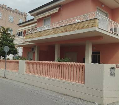 Affitto Appartamento Vacanze a Alba Adriatica (Teramo), Via Campania 32
