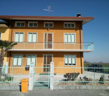 Casa indipendente in vendita a Pasiano di Pordenone, Frazione Azzanello