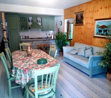 Baita/Chalet/Trullo in vendita a Taverna, Frazione Cutura