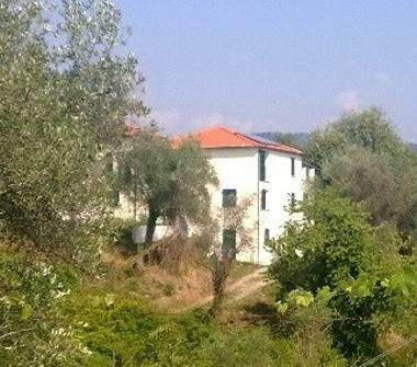 Casa indipendente in affitto a Bolano, Frazione Ceparana