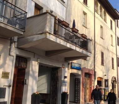 Affitto Appartamento Vacanze a Nocera Umbra (Perugia), Piazza Umberto I 10