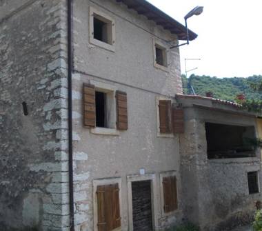 Rustico/Casale in vendita a Tregnago, Frazione Finetti
