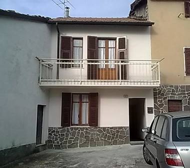 Casa indipendente in vendita a Sant'Agata Fossili (Alessandria)