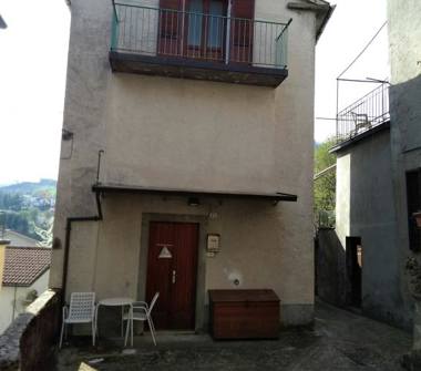 Casa indipendente in vendita a Bardi (Parma)