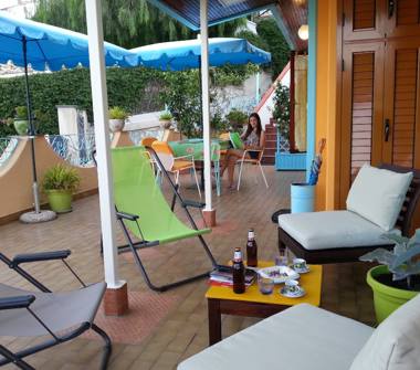 Affitto Casa Vacanze a Casamicciola Terme (Napoli), Piazza Marina 6