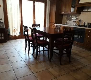 Trilocale in vendita a Albino, Frazione Abbazia