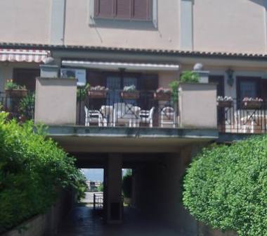 Villetta a schiera in vendita a Guidonia Montecelio, Frazione Marco Simone