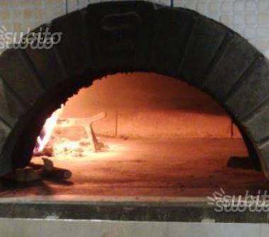 Pizzeria in vendita a Albenga (Savona)