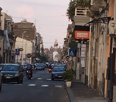 Bilocale in vendita a Catania, Zona Via Garibaldi