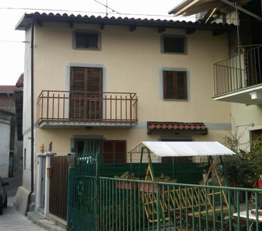 Porzione di casa in vendita a Moncrivello (Vercelli)