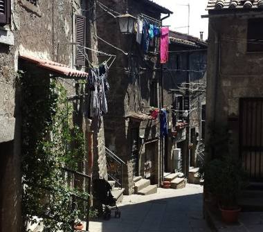 Monolocale in vendita a Viterbo, Frazione Bagnaia