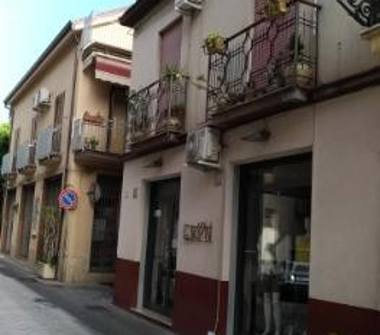 Trilocale in affitto a Santo Stefano di Camastra (Messina)