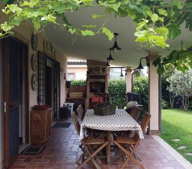 Villa in vendita a Pomezia, Frazione Pratica Di Mare