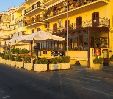 Affitto Appartamento Vacanze a Giardini-Naxos (Messina), Lungomare Tysandros 34