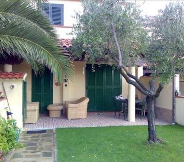 Villetta a schiera in vendita a Ameglia, Frazione Fiumaretta