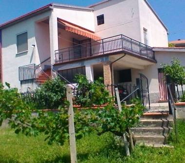 Casa indipendente in vendita a Notaresco (Teramo)