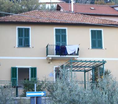 Porzione di casa in vendita a Albenga (Savona)