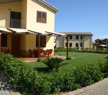 Offerta Vacanze Villaggio turistico a Campofelice di Roccella (Palermo)