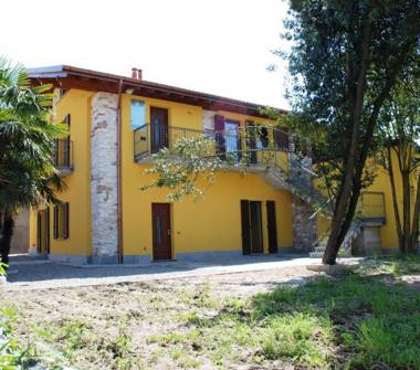Villa in vendita a Bardello con Malgesso e Bregano (Varese)