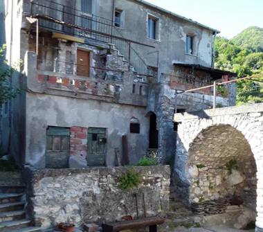 Rustico/Casale in vendita a Calice al Cornoviglio (La Spezia)