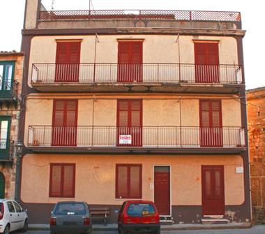 Casa indipendente in vendita a Bompietro, Frazione Locati