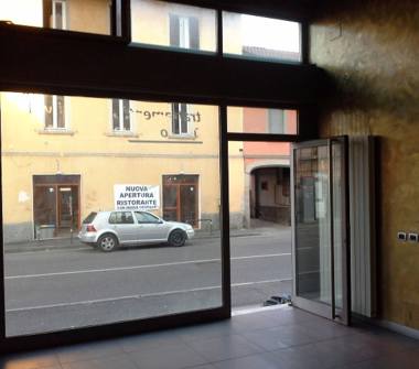 Negozio in vendita a Bergamo, Zona Malpensata