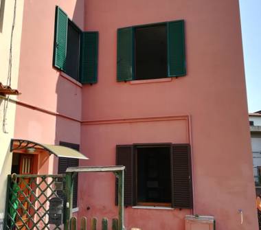 Villetta a schiera in vendita a Calcinaia, Frazione Fornacette