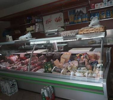 Negozio di alimentari in vendita a Pozzuoli (Napoli)