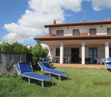 Villa in vendita a Montescudo - Monte Colombo (Rimini)