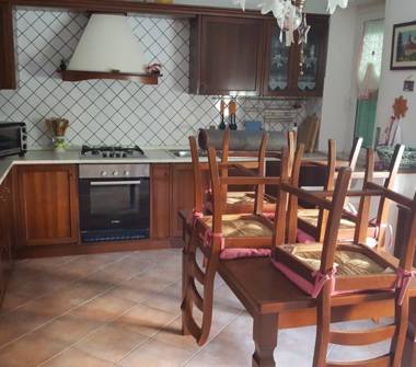 Palazzo/Stabile in affitto a Montemarciano, Frazione Cassiano