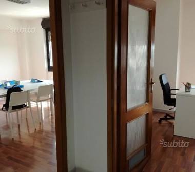 Ufficio in vendita a Napoli, Zona Poggioreale