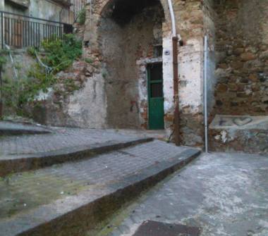 Casa indipendente in vendita a Caronia (Messina)