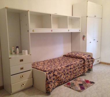 Affitto Stanza Singola a Roma, Zona Romanina, Via delle Rondini 211