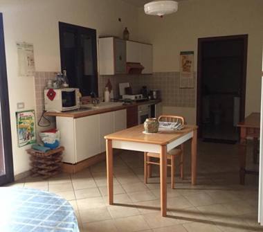 Quadrilocale in vendita a Motta Sant'Anastasia (Catania)