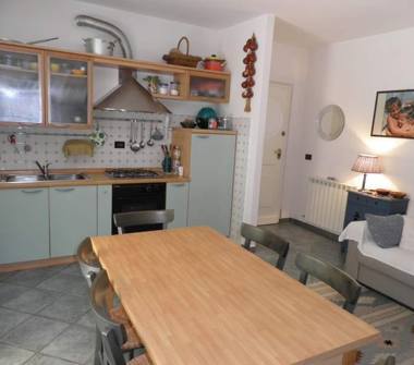 Trilocale in vendita a Pietrasanta, Frazione Marina Di Pietrasanta