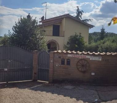 Villa in vendita a Palombara Sabina (Roma)