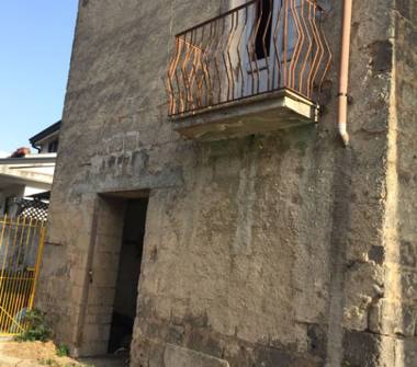 Casa indipendente in vendita a Castel Morrone, Frazione Sopra Monte