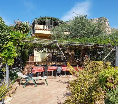 Casa indipendente in vendita a Bagheria (Palermo)