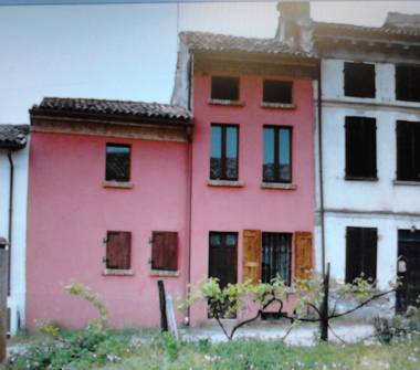 Casa indipendente in vendita a Borgo Priolo, Frazione Galà