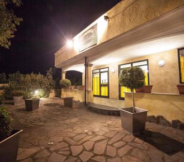 Pizzeria in vendita a Pomezia, Frazione Torvaianica Alta