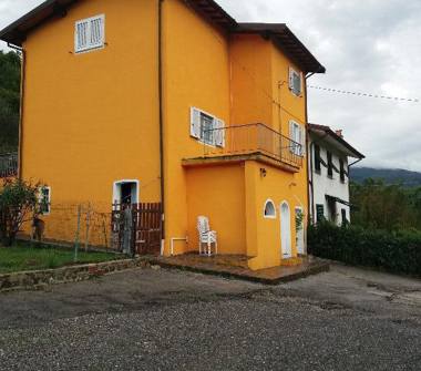 Rustico/Casale in vendita a Lucca, Zona Mammoli