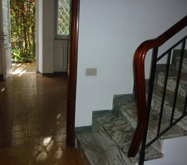 Casa indipendente in vendita a Lucca, Zona Arancio