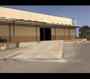 Capannone in vendita a Catania, Zona San Giuseppe la Rena