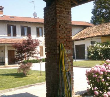 Trilocale in affitto a Vernate, Frazione Pasturago, Via Luigi Einaudi 1