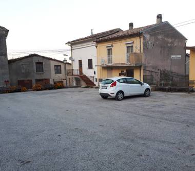 Trilocale in vendita a Tornimparte, Frazione Barano