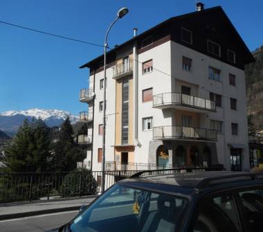 Trilocale in vendita a Piazza Brembana (Bergamo), Via Roma 38