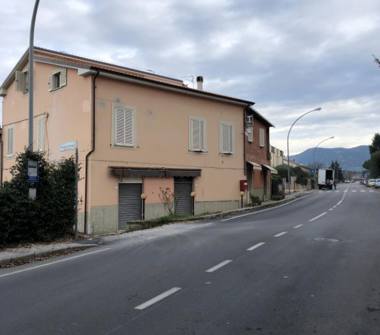 Ufficio in affitto a Spoleto, Frazione Santo Chiodo