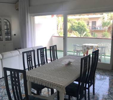 Quadrilocale in vendita a Aci Castello, Frazione Acitrezza