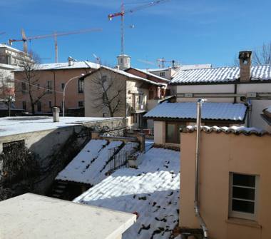 Bilocale in affitto a L'Aquila, Frazione Centro città, Via Pretatti 30