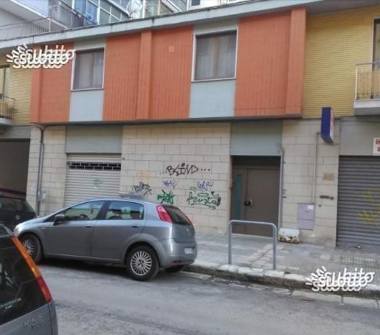 Palazzo/Stabile in vendita a Bari, Zona Carrassi